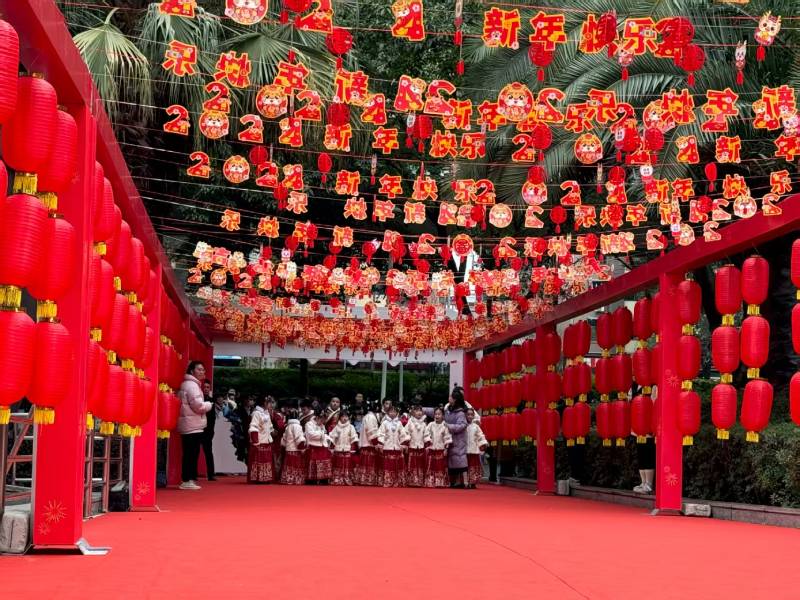 乡城县文化资源深度挖掘：构建具有城市辨识度的文旅内容矩阵